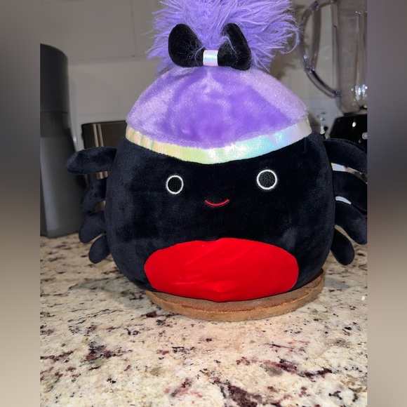 New Bella the Spider Halloween Squishmallows - Picture 8 of 9